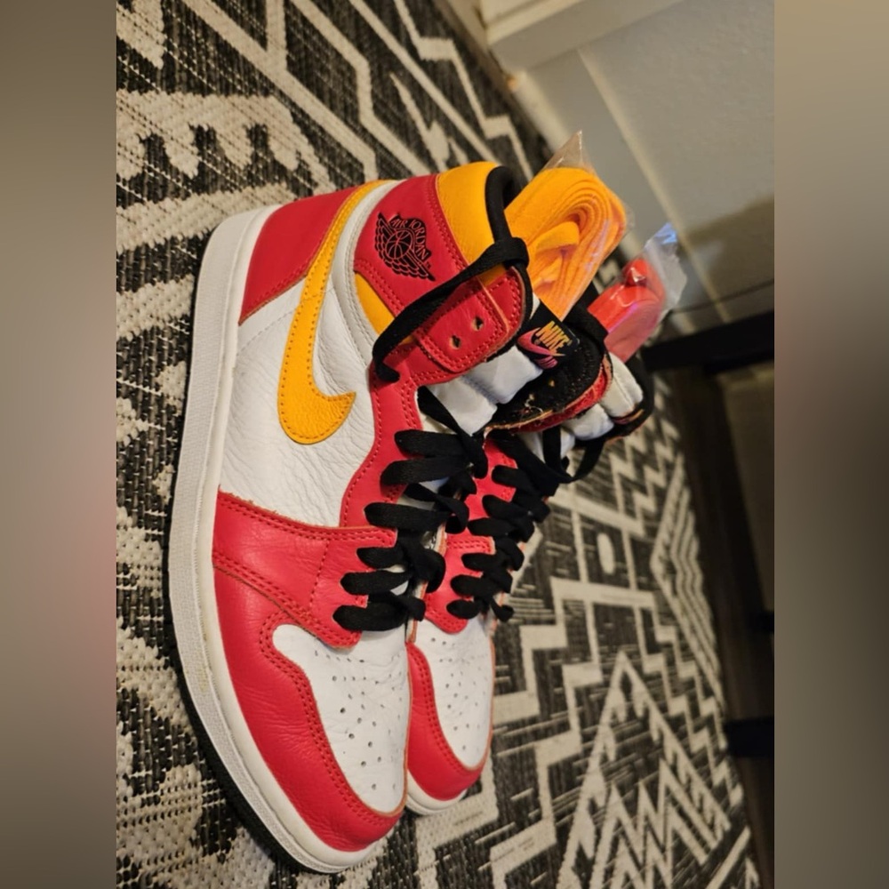 Nike Air Jordan 1 High Light Fusion Red White